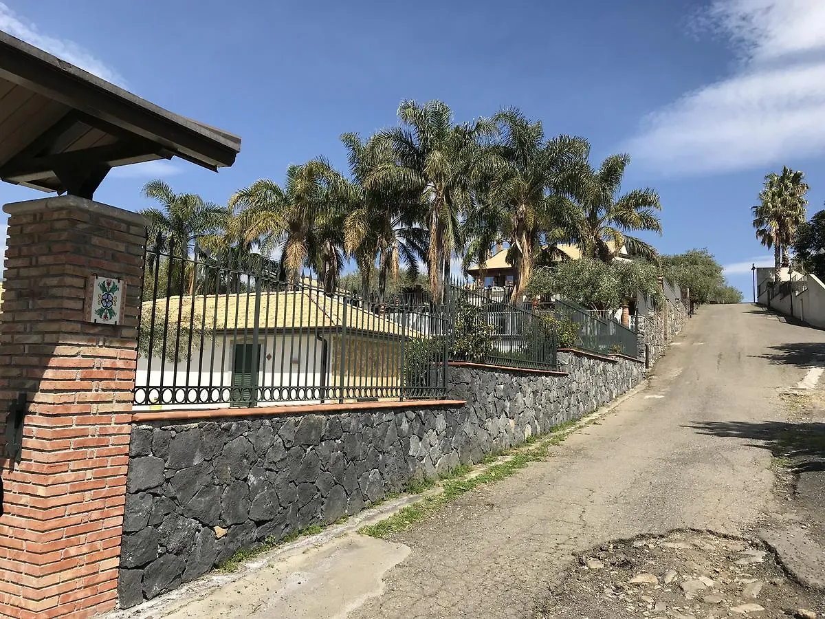 Borgo San Biagio Βίλα Calatabiano